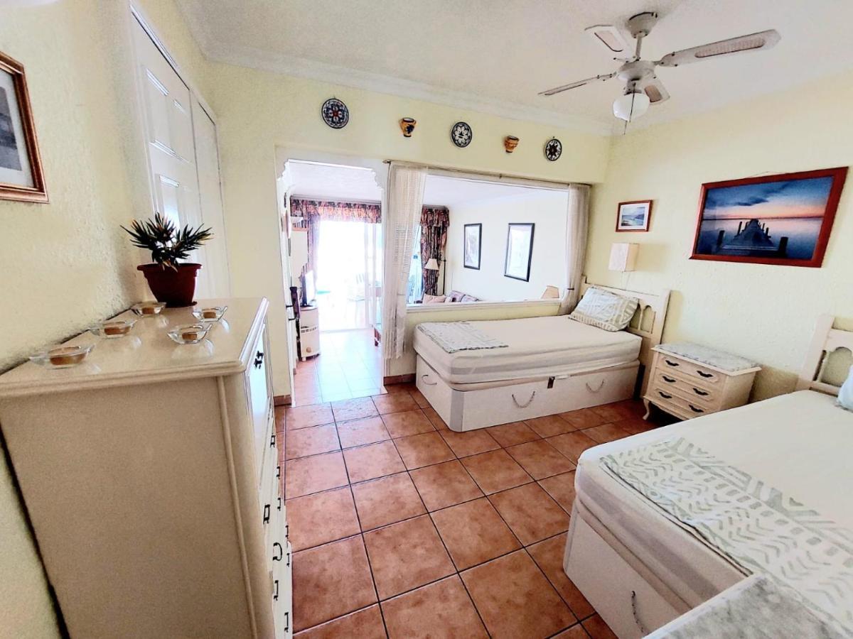First Line Floor With Amazing Sea View Air Conditioned Just 50m From The Apartment