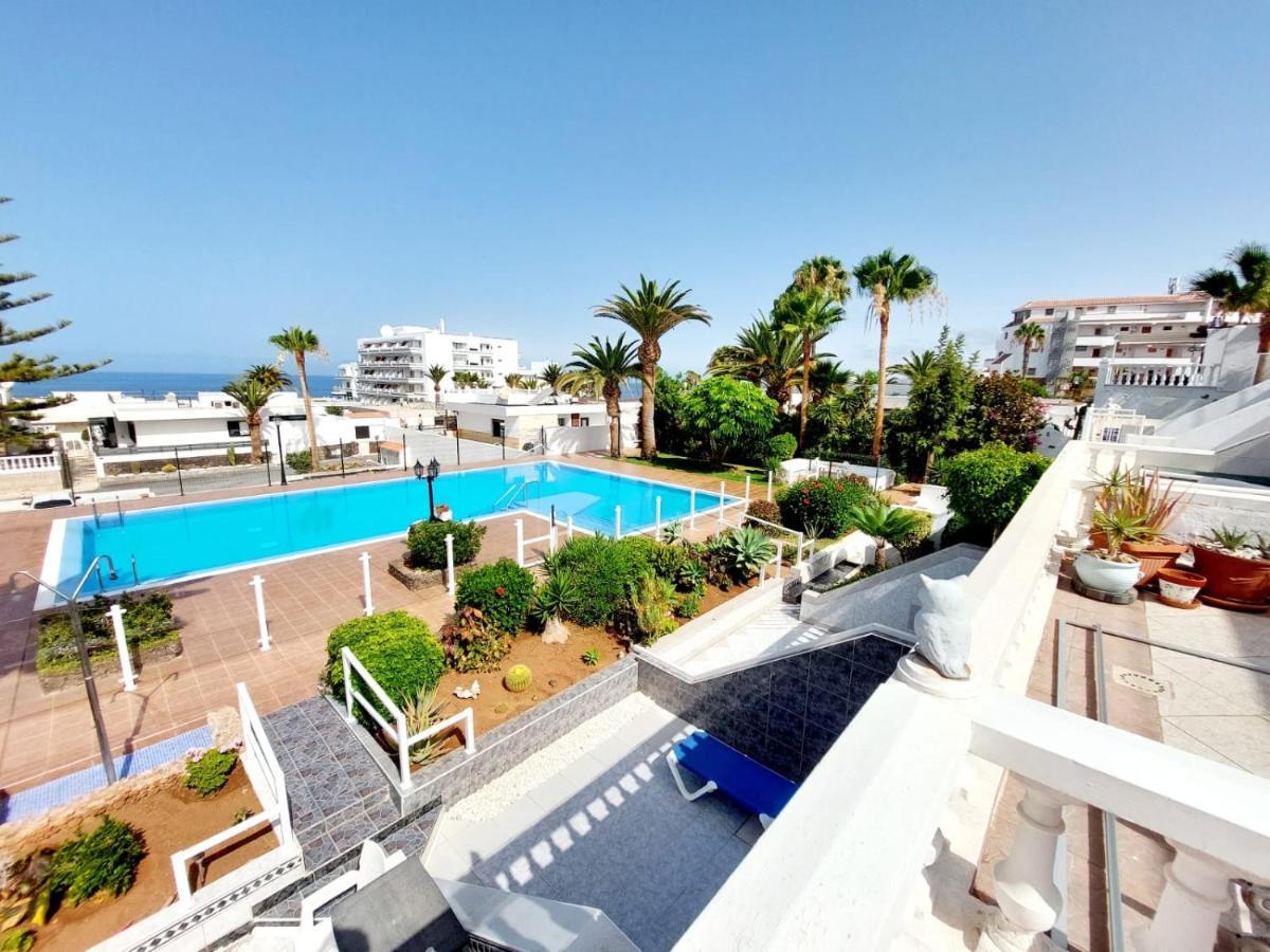 First Line Floor With Amazing Sea View Air Conditioned Just 50m From The