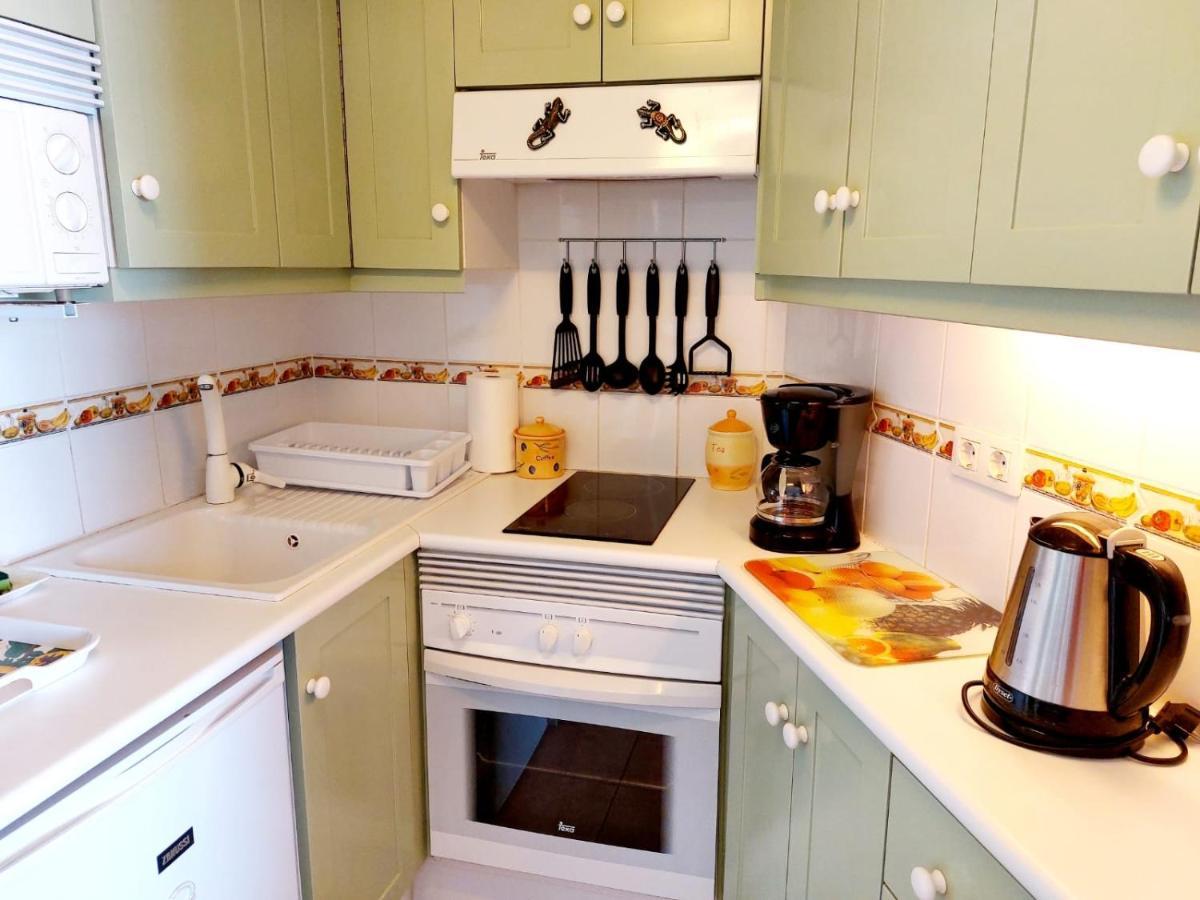 Apartment First Line Floor With Amazing Sea View Air Conditioned Just 50m From The
