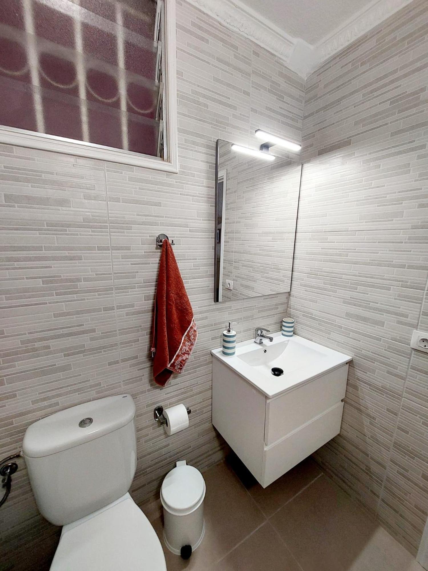 First Line Floor With Amazing Sea View Air Conditioned Just 50m From The *